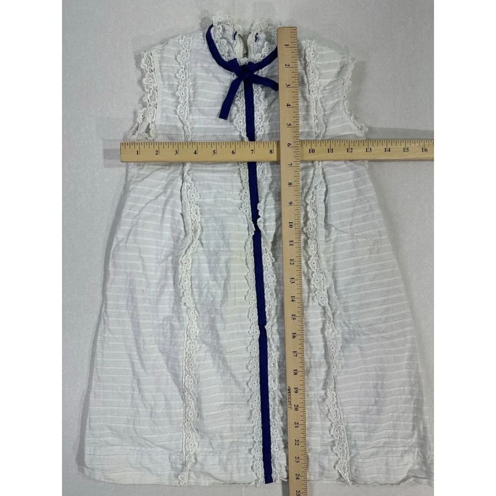 Vintage White Lace Trim Sleeveless Dress Ruffle Front Bow Detail  Cottagecore - Picture 2 of 3